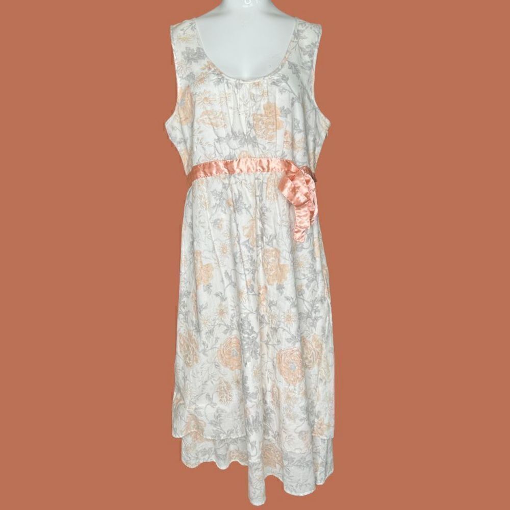 No Boundaries size Large floral sleeveless dress